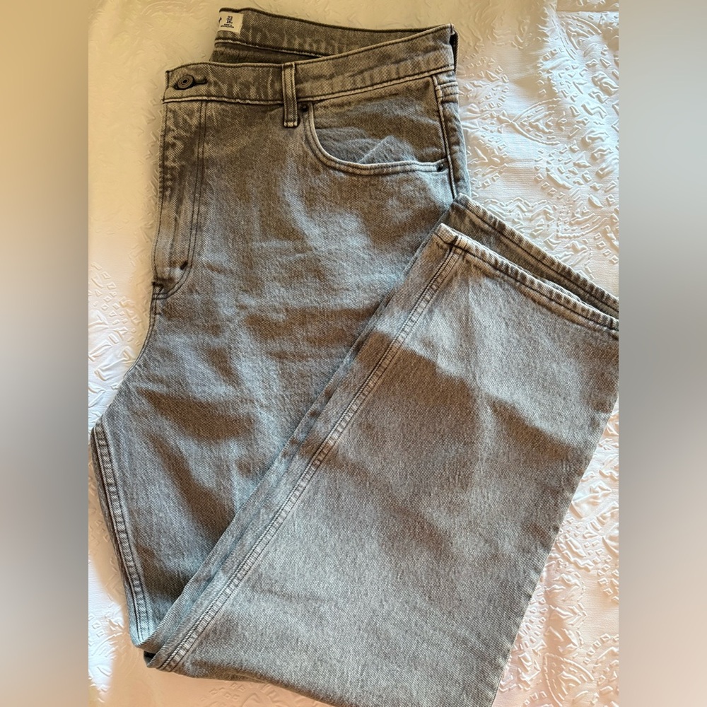 Abercrombie & Fitch Straight High-Rise Gray Jeans